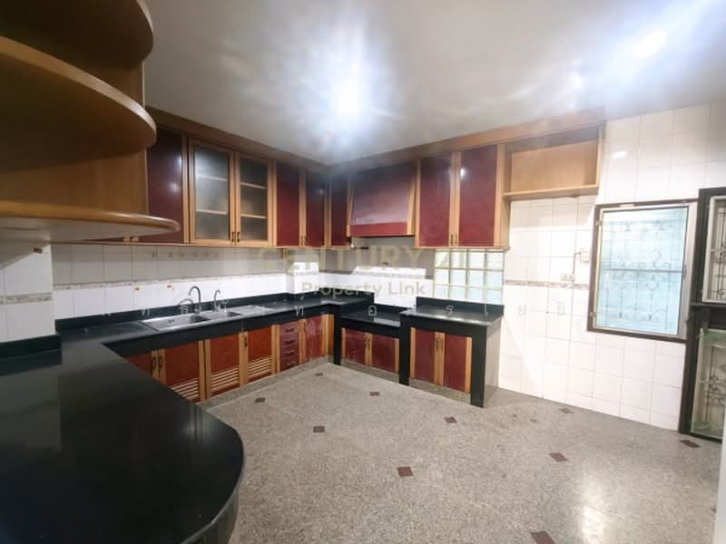 ทาวน์โฮม 4 ชั้น อินทามระ 47 (เชื่อมรัชดา 17), Bangkok, Din Daeng, Bangkok, 5 Bedrooms, 300 sqm, Townhouse For Sale, by Pattanan Apirayothin, 500407742 - DDproperty.com