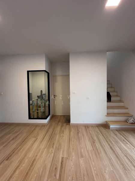 Siri Place Pattanakarn, Bangkok, 207 Soi Chaloem Prakiat Rama 9, Dok Mai, Prawet, Bangkok, 4 Bedrooms, 118 sqm, Townhouse For Sale, by Fazwaz (Thailand) Co., Ltd., 500407747 - DDproperty.com