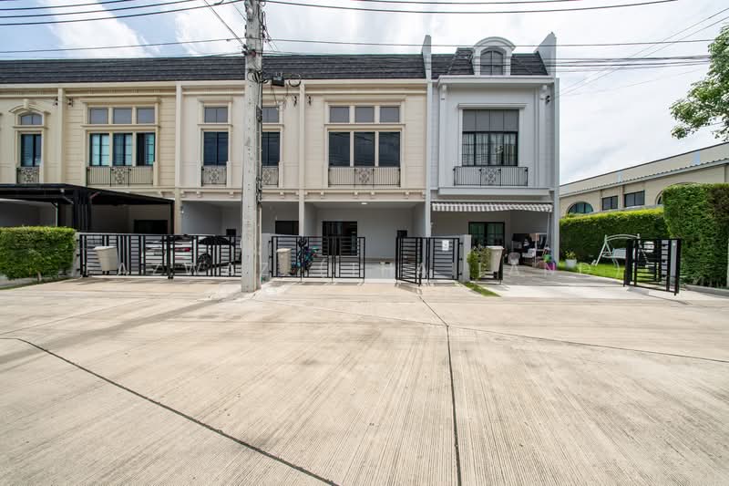 Siri Place Pattanakarn : สิริ เพลส พัฒนาการ, กรุงเทพ, 207 ซอย เฉลิมพระเกียรติ ร. 9, ดอกไม้, ประเวศ, กรุงเทพ, 118 ตร.ม., ทาวน์เฮ้าส์ ขาย, โดย Fazwaz (Thailand) Co., Ltd., 500407747 - DDproperty.com