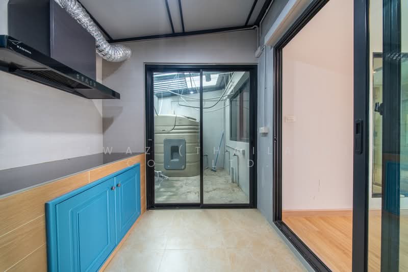 Siri Place Pattanakarn, Bangkok, 207 Soi Chaloem Prakiat Rama 9, Dok Mai, Prawet, Bangkok, 4 Bedrooms, 118 sqm, Townhouse For Sale, by Fazwaz (Thailand) Co., Ltd., 500407747 - DDproperty.com