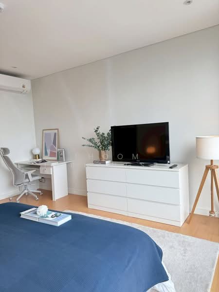 Fullerton Sukhumvit, Bangkok, Sukhumvit Road, Khlong Tan Nua, Watthana, Bangkok, 2 Bedrooms, 96 sqm, Condo For Rent, by Phoom Imruangsri, 500407785 - DDproperty.com
