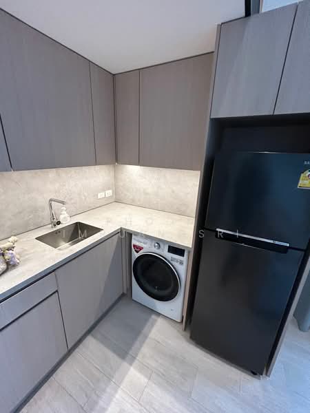 The Lofts Silom, Bangkok, Pramuan Road, Silom, Bang Rak, Bangkok, 1 Bedroom, 52 sqm, Condo For Rent, by Phoom Imruangsri, 500407821 - DDproperty.com