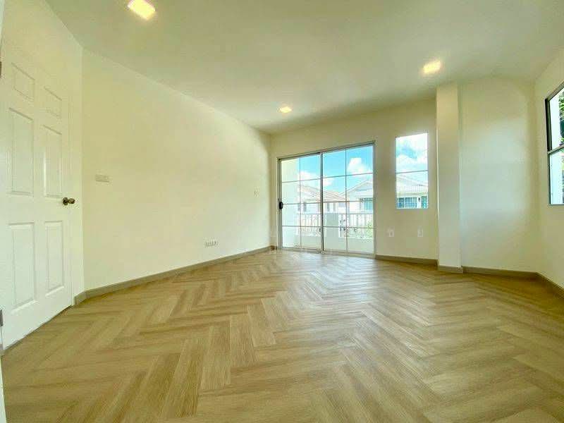 ChaiyaPruk Rangsit-Klong 4, Pathum Thani, Soi 16, Bang Yitho, Thanyaburi, Pathum Thani, 3 Bedrooms, 250 sqm, Single Detached House For Sale, by สรภพ ยอดไชย (สีฝุ่น), 500407829 - DDproperty.com