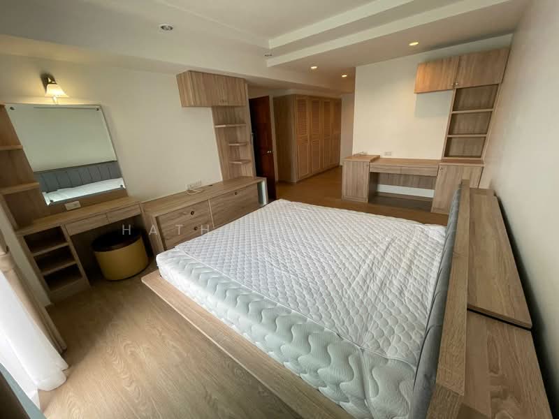 Royal Castle Sukhumvit, Bangkok, 30 Soi Sukhumvit 39, Khlongtoei Nua, Watthana, Bangkok, 3 Bedrooms, 129 sqm, Condo For Rent, by Hathaichanok Saenset, 500407833 - DDproperty.com