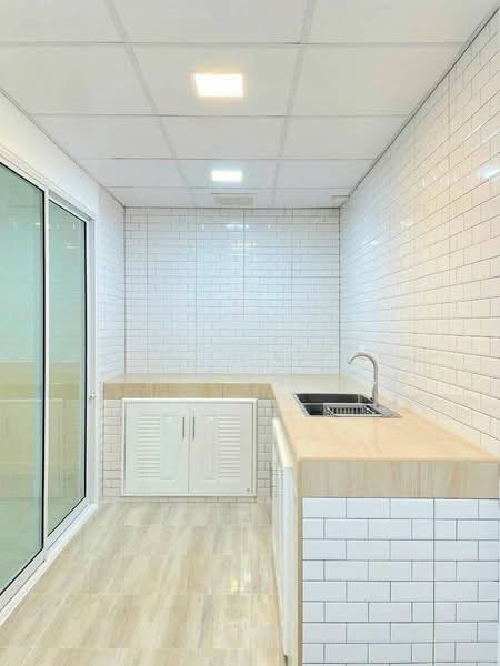 K.C. Cluster Nimitmai, Pathum Thani, 77/1 Village No. 19, Lam Luk Ka, Pathum Thani, 3 Bedrooms, 80 sqm, Townhouse For Sale, by สรภพ ยอดไชย (สีฝุ่น), 500407863 - DDproperty.com