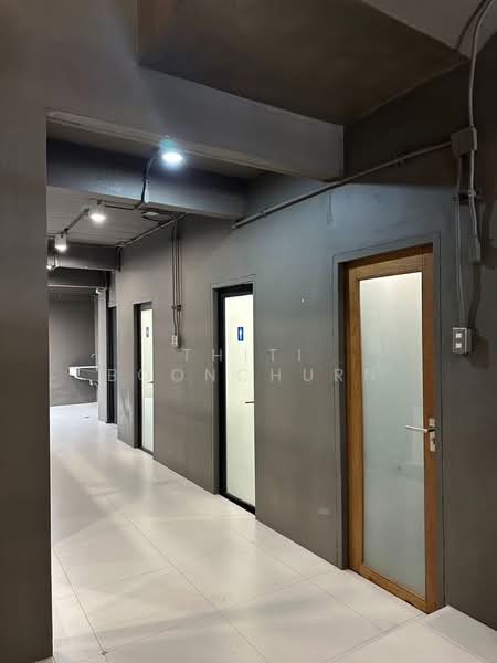 Home/Office, 350sqm, Rama 9 Road, Huai Khwang, Bangkok, Huai Khwang, Bangkok, 5 Bedrooms, 350 sqm, Townhouse For Rent, by Thiti Boonchurn, 500407866 - DDproperty.com