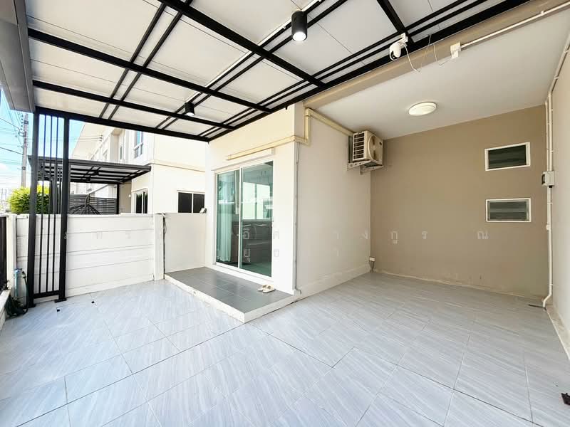 J Town Exclusive Rangsit - Klong 1, Pathum Thani, Rangsit-Nakhon Nayok Canal Road, Prachathipat, Thanyaburi, Pathum Thani, 4 Bedrooms, 71 sqm, Townhouse For Sale, by ภัทรนัน อิศรางกูร ณ อยุธยา, 500407884 - DDproperty.com