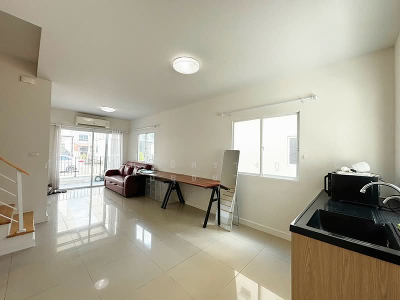 J Town Exclusive Rangsit - Klong 1, Pathum Thani, Rangsit-Nakhon Nayok Canal Road, Prachathipat, Thanyaburi, Pathum Thani, 4 Bedrooms, 71 sqm, Townhouse For Sale, by ภัทรนัน อิศรางกูร ณ อยุธยา, 500407884 - DDproperty.com