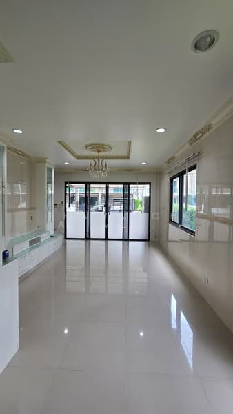 Town Avenue Cocos Rama 2 Soi 50, Bangkok, Soi 50 Rama 2 Road, Samae Dam, Bang Khun Thian, Bangkok, 4 Bedrooms, 170 sqm, Townhouse For Rent, by Thawatchai Methawongworakul, 500407899 - DDproperty.com