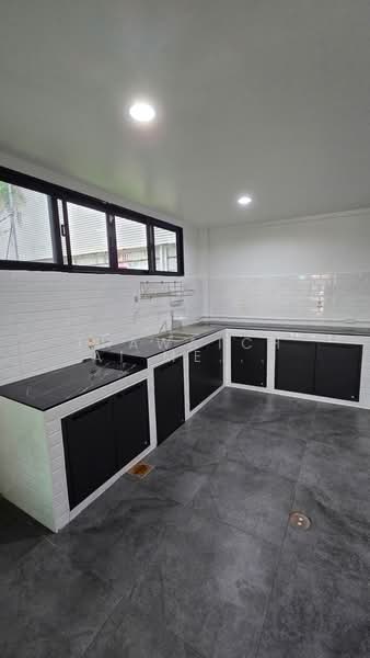 Town Avenue Cocos Rama 2 Soi 50, Bangkok, Soi 50 Rama 2 Road, Samae Dam, Bang Khun Thian, Bangkok, 4 Bedrooms, 170 sqm, Townhouse For Rent, by Thawatchai Methawongworakul, 500407899 - DDproperty.com