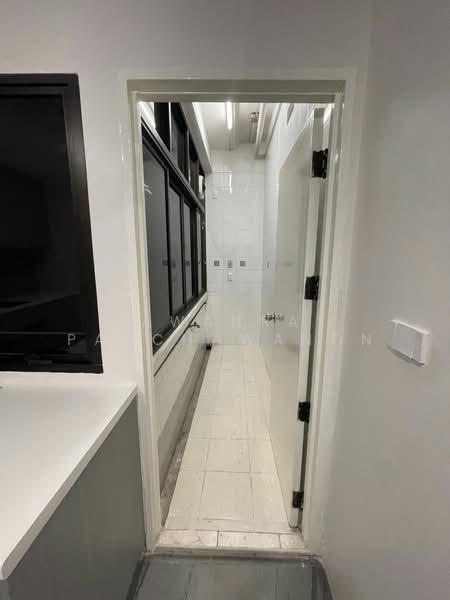 Central City East Tower, Bangkok, 1/121 East tower, Bang Na, Bangkok, 2 Bedrooms, 115 sqm, Condo For Rent, by Pawanrat Panchawanon, 500407968 - DDproperty.com