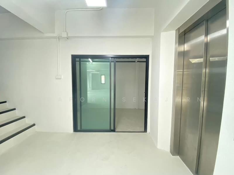 สำนักงาน5 ชั้น ใกล้เซ็นทรัลนอร์ทวิลล์, Nonthaburi, Bang Kra So, Muang Nonthaburi, Nonthaburi, , 400 sqm, Office Space For Sale, by Supaporn Sekajarn, 500407997 - DDproperty.com