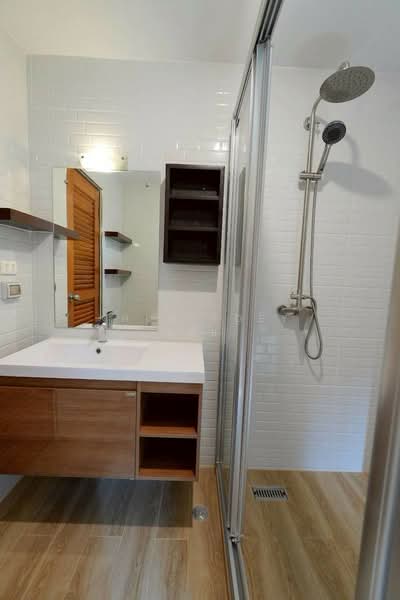 Von Napa Sukhumvit 38, Bangkok, Soi Sukhumvit 38, Phra Kanong, Khlong Toei, Bangkok, 1 Bedroom, 55 sqm, Condo For Rent, by Khun Toey เตย, 500408043 - DDproperty.com
