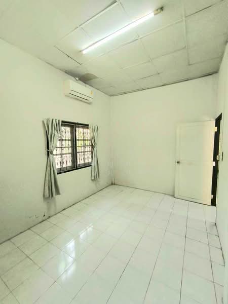 ประภัสสรวิลล่า พุทธมณฑลสาย 5, Nakhon Pathom, Bang Krathuk, Sam Phran, Nakhon Pathom, 2 Bedrooms, 116 sqm, Townhouse For Sale, by เพ็ญพร ดาวมานพ, 500408124 - DDproperty.com