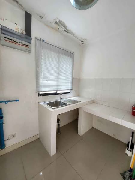 Baan Klang Muang Nawamin 42, Bangkok, Soi Nawamin 42, Nawamin Road, Khlong Kum, Bueng Kum, Bangkok, 3 Bedrooms, 149 sqm, Townhouse For Rent, by Thananith Ittitulyapong, 500408142 - DDproperty.com