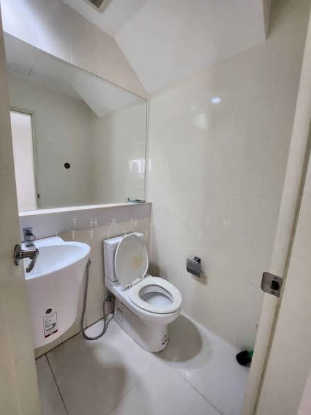Baan Klang Muang Nawamin 42, Bangkok, Soi Nawamin 42, Nawamin Road, Khlong Kum, Bueng Kum, Bangkok, 3 Bedrooms, 149 sqm, Townhouse For Rent, by Thananith Ittitulyapong, 500408142 - DDproperty.com