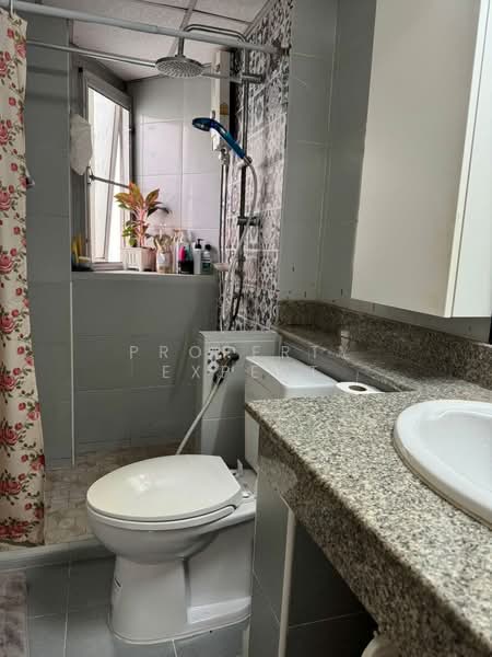 Garden Place, Bangkok, 274/1 Soi Ratchadaphisek 20 Sutthisarn Winitchai Road, Samsen Nok, Huai Khwang, Bangkok, Studio, 35 sqm, Condo For Sale, by Property Expert, 500408152 - DDproperty.com