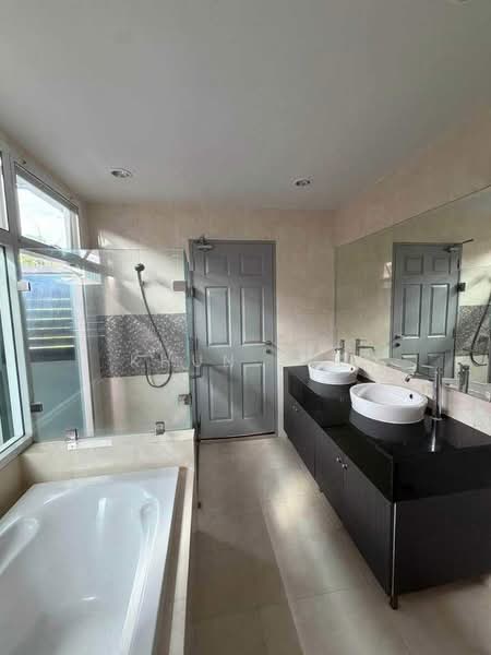 Villa Arcadia Srinakarin : วิลล่า อะคาเดีย ศรีนครินทร์, สมุทรปราการ, ซอย หมู่บ้านวิลล่าอะคาเดียศรีนครินทร์, บางแก้ว, บางพลี, สมุทรปราการ, 220 ตร.ม., บ้านเดี่ยว ให้เช่า, โดย Khun Eve, 500408187 - DDproperty.com