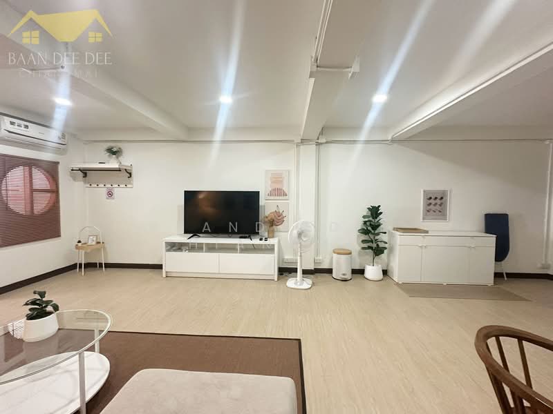 Townhome for rent near Nimmanhaemin, Chiang Mai Rental Price: 25,000 THB/month Property ID: No.1H615, Chiang Mai, Su Thep, Muang Chiang Mai, Chiang Mai, 2 Bedrooms, 110 sqm, Townhouse For Rent, by Baandeedee Chiangmai, 500408204 - DDproperty.com
