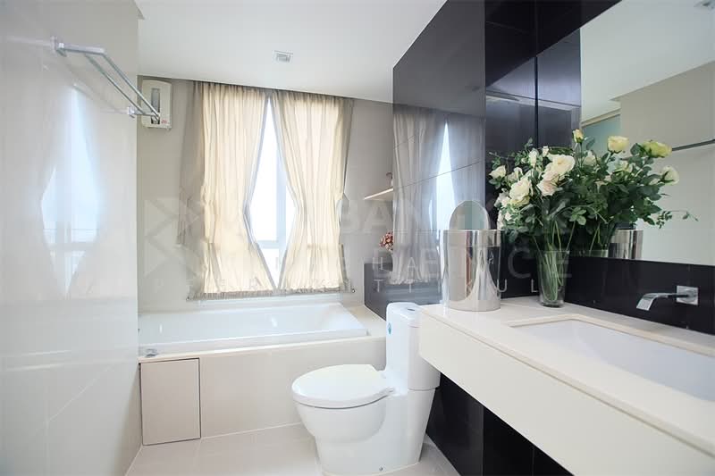 Rhythm Ratchada-Huaikwang, Bangkok, 218 Ratchadaphisek Road, Huai Khwang, Bangkok, 2 Bedrooms, 65 sqm, Condo For Rent, by Nicha Peerakittikul, 500408223 - DDproperty.com