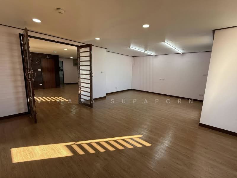 Charoennakorn River Place, Bangkok, Charoennakorn Road, Samlae, Thon Buri, Bangkok, 2 Bedrooms, 110 sqm, Condo For Sale, by Vipada Supaporn, 500408275 - DDproperty.com