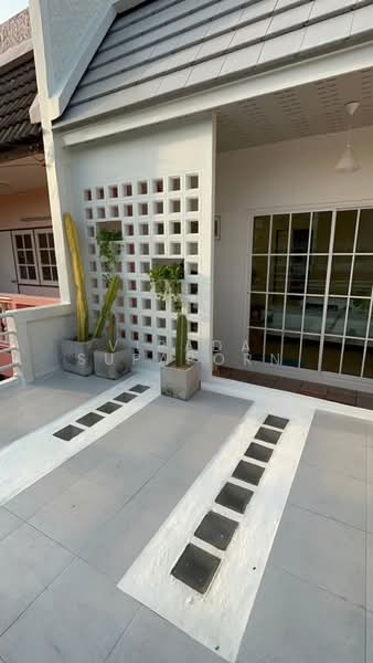 2-BR Townhouse, Bangkok, Nuan Chan, Bueng Kum, Bangkok, 2 Bedrooms, 184 sqm, Townhouse For Rent, by Vipada Supaporn, 500408288 - DDproperty.com