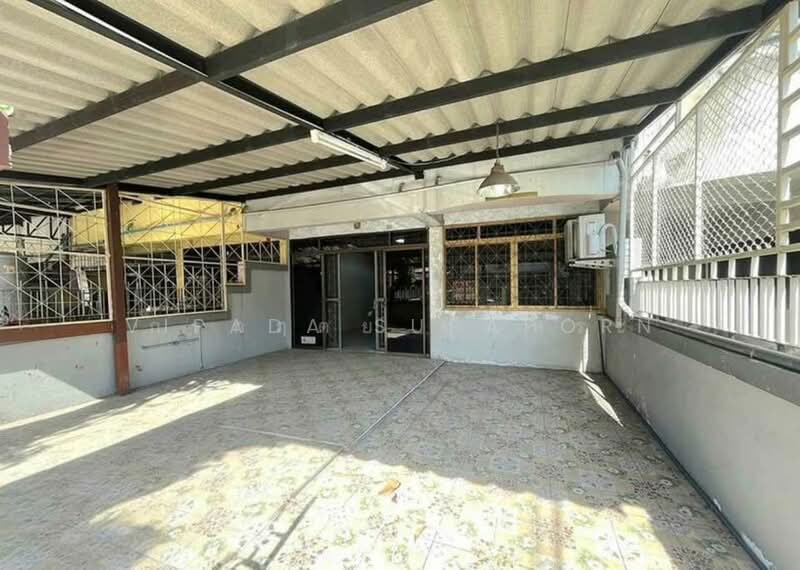 3-BR Townhouse, Bangkok, Bang Khae, Bangkok, 3 Bedrooms, 150 sqm, Townhouse For Sale, by Vipada Supaporn, 500408300 - DDproperty.com