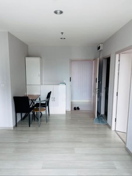 Life Pinklao, Bangkok, Boromarajonani Road, Bang Bamru, Bang Phlat, Bangkok, 2 Bedrooms, 55 sqm, Condo For Sale, by Napatsawan Tamjorhor, 500408360 - DDproperty.com