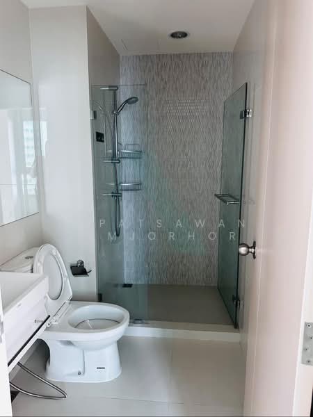 Life Pinklao, Bangkok, Boromarajonani Road, Bang Bamru, Bang Phlat, Bangkok, 2 Bedrooms, 55 sqm, Condo For Sale, by Napatsawan Tamjorhor, 500408360 - DDproperty.com