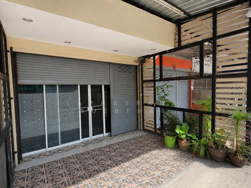 อาคารพาณิชย์ 3ชั้นครึ่ง บางกรวย-ไทรน้อย24, Nonthaburi, วัดชลอ, Sai Noi, Nonthaburi, 3 Bedrooms, 150 sqm, Townhouse For Sale, by Laphasrada Suebthai, 500408376 - DDproperty.com