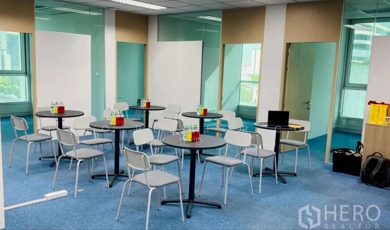 For Rent Office Space 237 sq.m. in Sathon, Bangkok HRE01029, กรุงเทพ, ยานนาวา, สาทร, กรุงเทพ, 237 ตร.ม., สำนักงาน ให้เช่า, โดย Hero Realtor Co., Ltd., 500408390 - DDproperty.com