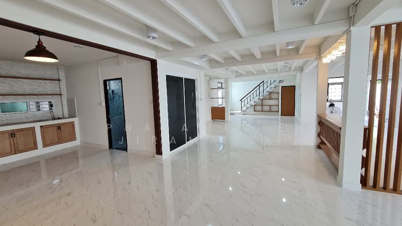 4-BR House, Bangkok, Lat Phrao, Bangkok, 4 Bedrooms, 382 sqm, Single Detached House For Rent, by Phakawadee Jiramanee, 500408471 - DDproperty.com