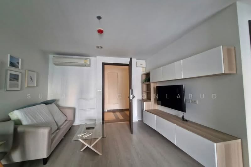 Rhythm Sathorn-Narathiwas, Bangkok, 651 Naradhiwas Rajanagarindra Road, Thung Maha Mek, Sathon, Bangkok, 1 Bedroom, 38 sqm, Condo For Rent, by Sutavee Chonlabud, 500408492 - DDproperty.com