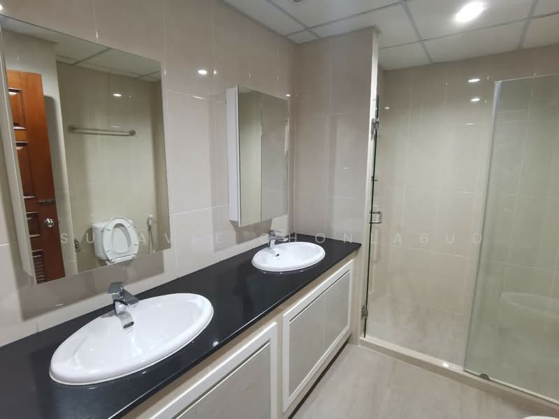 Rishi Court, Bangkok, 47 Soi Sukhumvit 15, Khlongtoei Nua, Watthana, Bangkok, 3 Bedrooms, 280 sqm, Apartment For Rent, by Sutavee Chonlabud, 500408529 - DDproperty.com