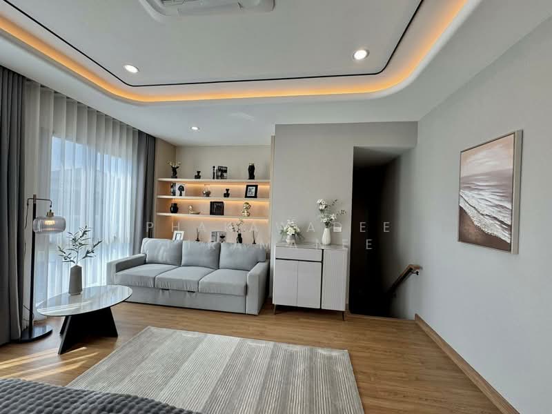Baan Klang Muang The Edition Bangna Wongwaen, Bangkok, 189 Kanchanaphisek Road, Dok Mai, Prawet, Bangkok, 4 Bedrooms, 241 sqm, Semi-Detached House (Twin House) For Sale, by Phakawadee Jiramanee, 500408543 - DDproperty.com
