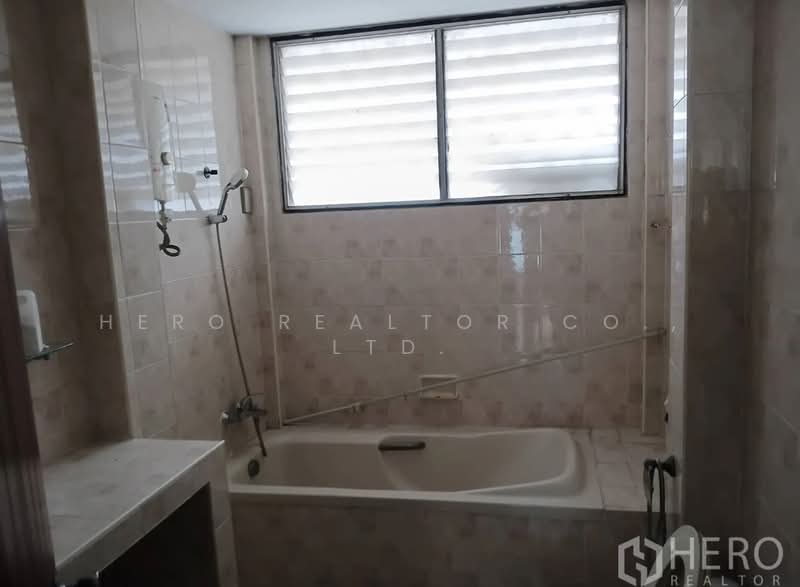 For sale 3 Bedroom Detached House in Watthana, Bangkok HRE01039, Bangkok, Khlong Tan Nua, Watthana, Bangkok, 3 Bedrooms, 301 sqm, Single Detached House For Sale, by Hero Realtor Co., Ltd., 500408576 - DDproperty.com