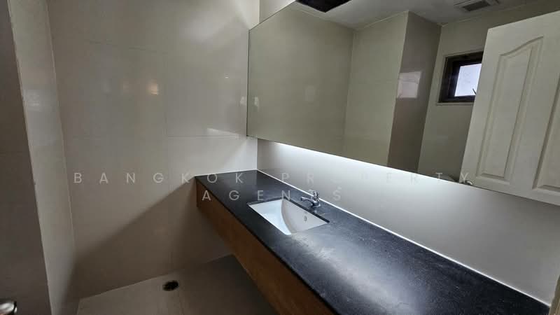 Baan Sawasdee, Bangkok, 42-1 Soi Sukhumvit 31, Khlongtoei Nua, Watthana, Bangkok, 3 Bedrooms, 180 sqm, Condo For Rent, by BANGKOK PROPERTY AGENTS, 500408591 - DDproperty.com