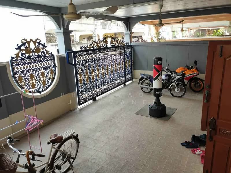5-BR Townhouse, Bangkok, Bang Bamru, Bang Phlat, Bangkok, 5 Bedrooms, 300 sqm, Townhouse For Sale, by Phakawadee Jiramanee, 500408689 - DDproperty.com