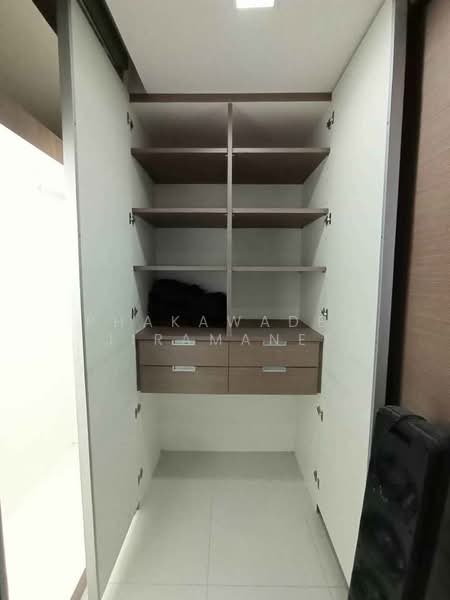 5-BR Townhouse, Bangkok, Bang Bamru, Bang Phlat, Bangkok, 5 Bedrooms, 300 sqm, Townhouse For Sale, by Phakawadee Jiramanee, 500408689 - DDproperty.com