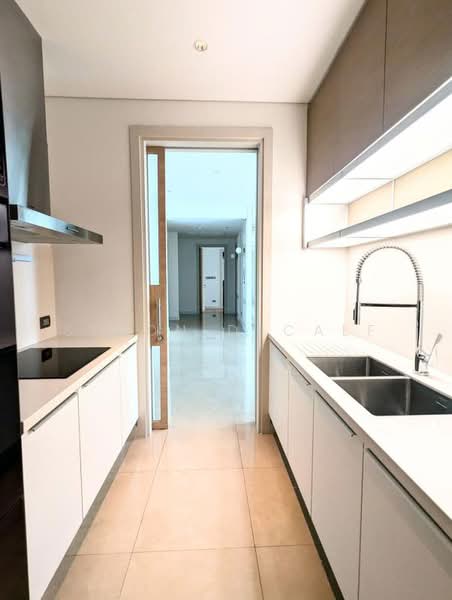 Sindhorn Residence, Bangkok, 54 Soi Ton Son, Lumphini, Pathum Wan, Bangkok, 3 Bedrooms, 148 sqm, Condo For Sale, by Simon Decalf, 500408703 - DDproperty.com