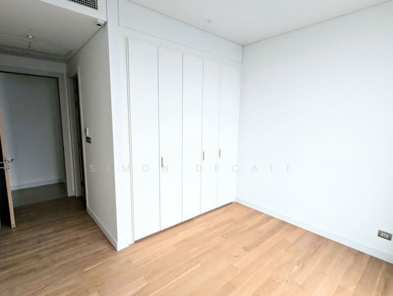 Sindhorn Residence, Bangkok, 54 Soi Ton Son, Lumphini, Pathum Wan, Bangkok, 3 Bedrooms, 148 sqm, Condo For Sale, by Simon Decalf, 500408703 - DDproperty.com
