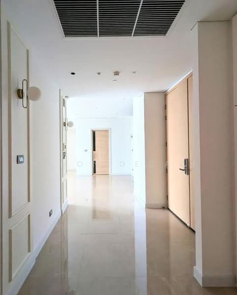 Sindhorn Residence, Bangkok, 54 Soi Ton Son, Lumphini, Pathum Wan, Bangkok, 3 Bedrooms, 148 sqm, Condo For Sale, by Simon Decalf, 500408703 - DDproperty.com