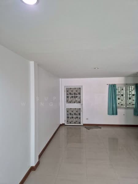undefined, Bangkok, Bang Waek, Phasi Charoen, Bangkok, 3 Bedrooms, 180 sqm, Townhouse For Sale, by Supitcha Wongisaraseri, 500408781 - DDproperty.com