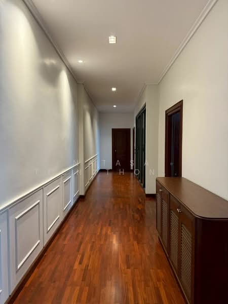 Newton Tower, Bangkok, Soi Sukhumvit 6, Khlong Toei, Bangkok, 3 Bedrooms, 180 sqm, Condo For Rent, by Natasa Techathonthanakhun, 500408885 - DDproperty.com