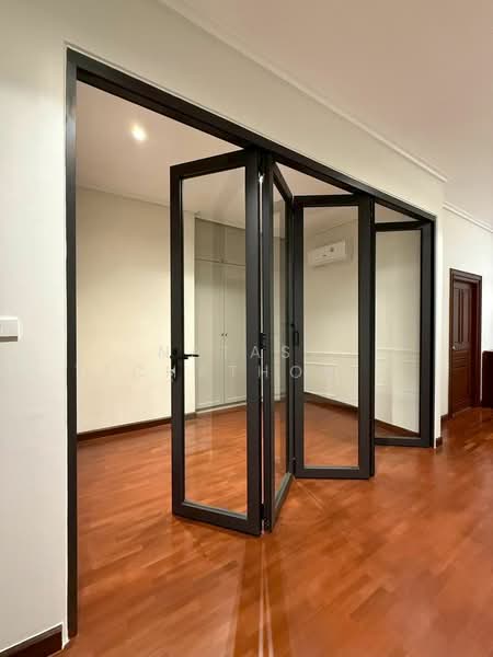 Newton Tower, Bangkok, Soi Sukhumvit 6, Khlong Toei, Bangkok, 3 Bedrooms, 180 sqm, Condo For Rent, by Natasa Techathonthanakhun, 500408885 - DDproperty.com