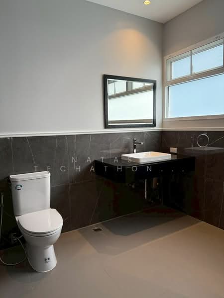 Newton Tower, Bangkok, Soi Sukhumvit 6, Khlong Toei, Bangkok, 3 Bedrooms, 180 sqm, Condo For Rent, by Natasa Techathonthanakhun, 500408885 - DDproperty.com