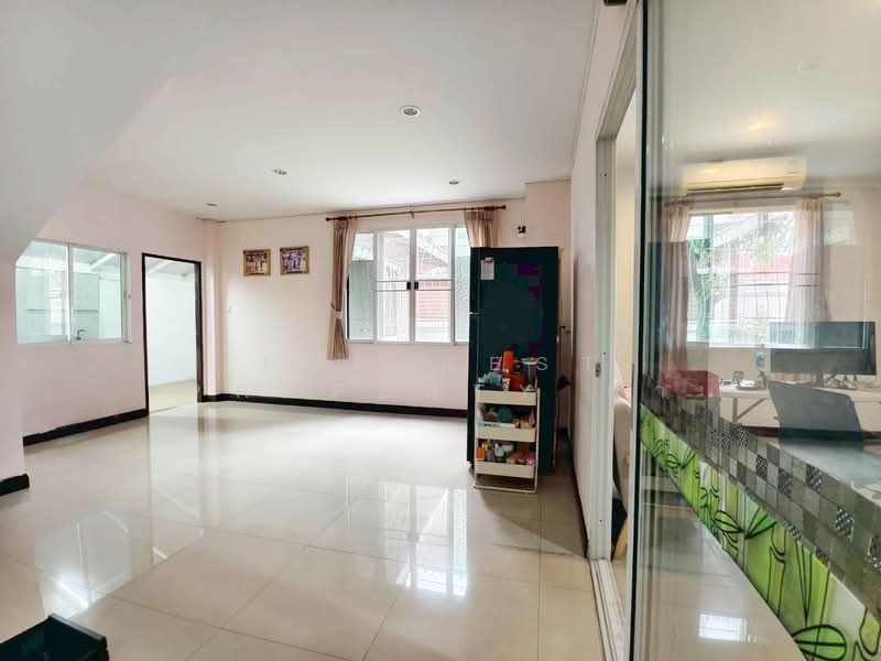 บ้านคุ้มเกล้า, Bangkok, Lam Pla Tiew, Lat Krabang, Bangkok, 3 Bedrooms, 150 sqm, Single Detached House For Sale, by The Best Property ดา, 500408886 - DDproperty.com