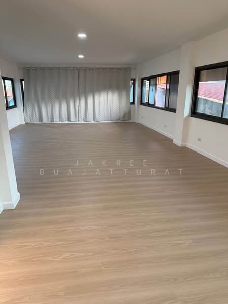 5-BR House, Bangkok, Khlong Chaokhun Sing, Wang Thonglang, Bangkok, 5 Bedrooms, 524 sqm, Single Detached House For Sale, by Jakree Buajatturat, 500408955 - DDproperty.com