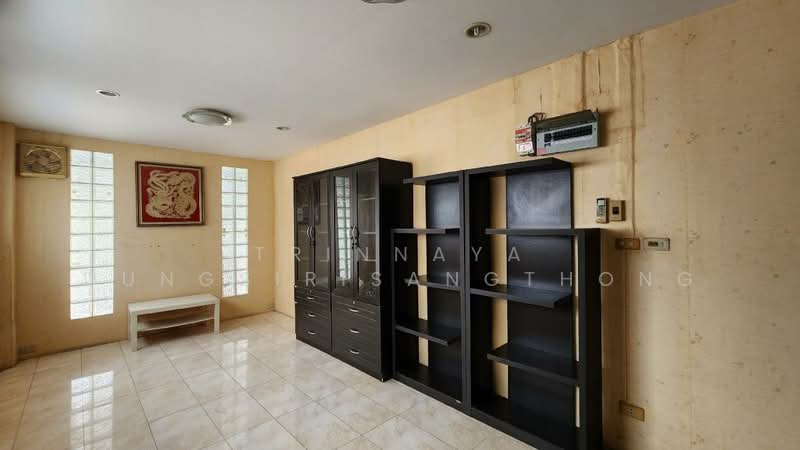 บ้าน 3-ห้องนอน, กรุงเทพ, แสนแสบ, มีนบุรี, กรุงเทพ, 200 ตร.ม., บ้านเดี่ยว ขาย, โดย Trinnaya Dungsirisangthong, 500409018 - DDproperty.com