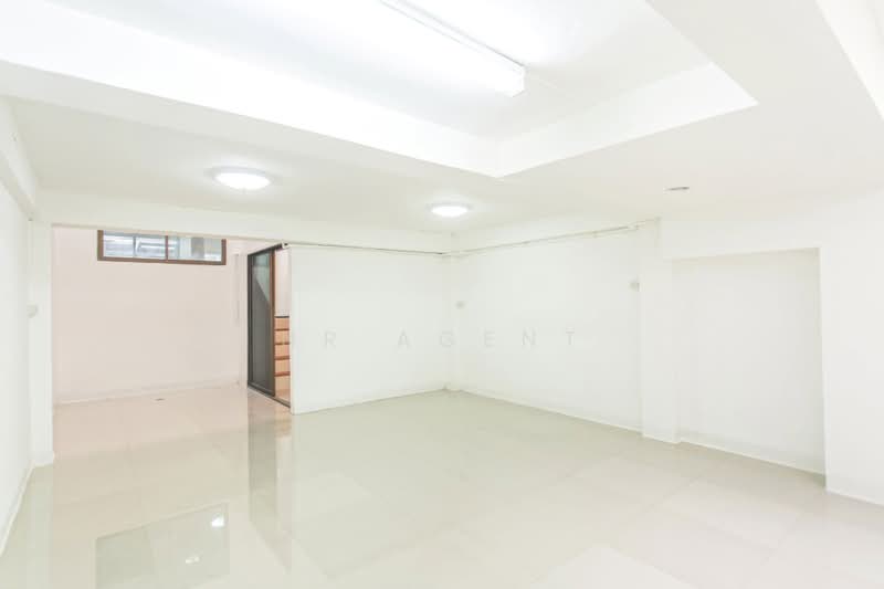 ทาวน์เฮาส์ ซอยอินทามระ 35, Bangkok, Din Daeng, Bangkok, 5 Bedrooms, 288 sqm, Townhouse For Sale, by NR AGENT, 500409020 - DDproperty.com